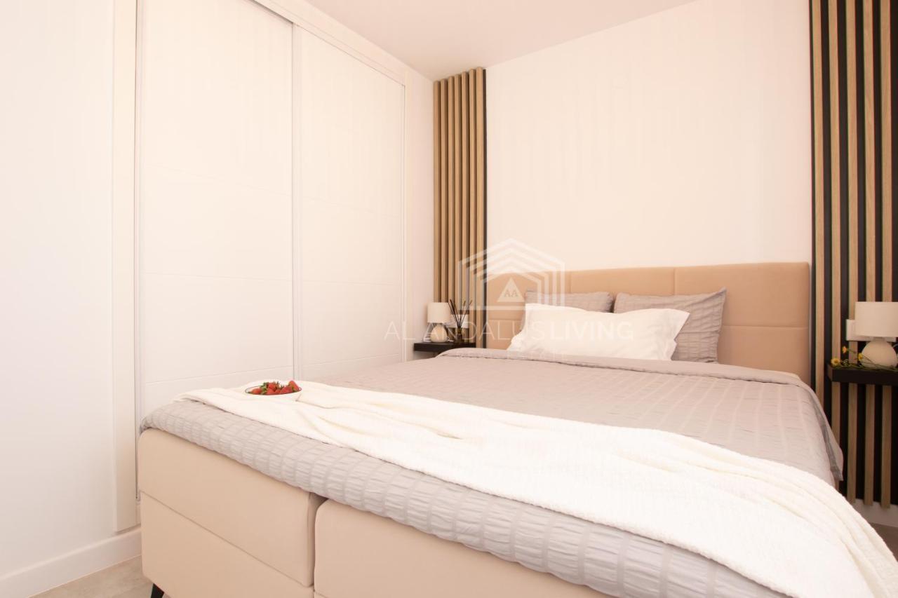 Ferienwohnung Panoramic Sea Views And Direct Access To The Beach From The Community In Torrenueva Málaga Exterior foto